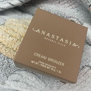 Anastasia Cream Bronzer (color: cool Brown) BNIB
